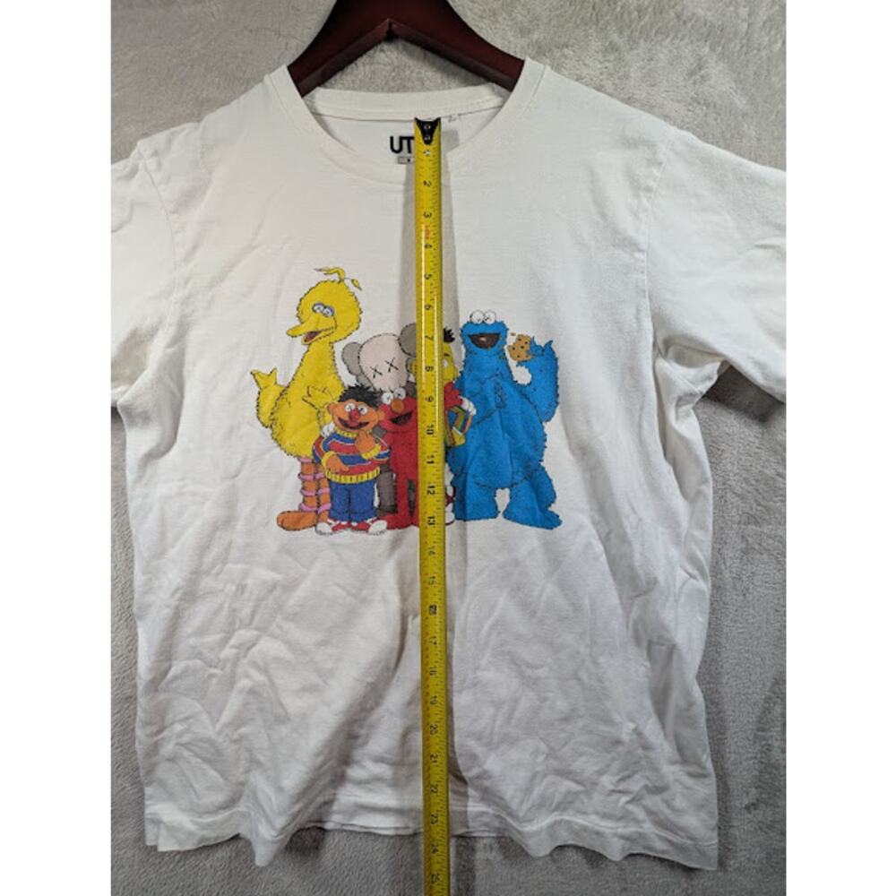 KAWS x Sesame Street x Uniqlo UT Tee MEDIUM White Big Bird Elmo Cookie Monster - Picture 6 of 8
